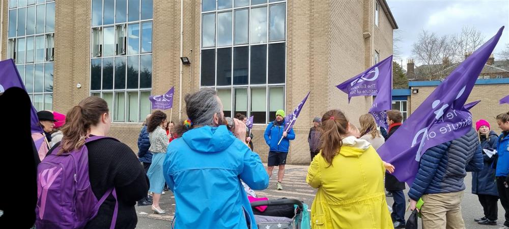 Teachers at Hutchesons' Commence Strike Action