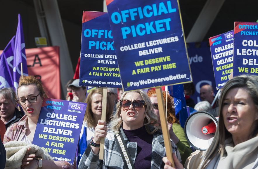 EIS Executive Authorises Universal Hardship Payments to FE Lecturers on Strike